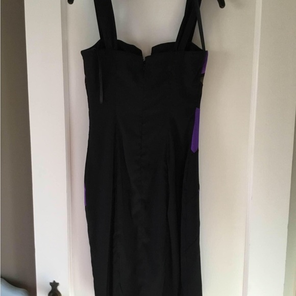 Le Chateau Dress - Picture 2 of 6